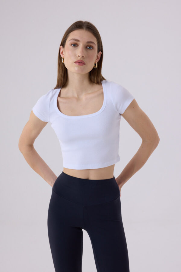 Elodie Crop