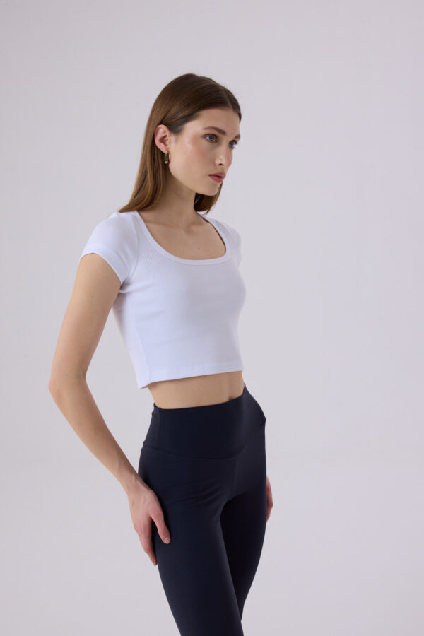 Elodie Crop