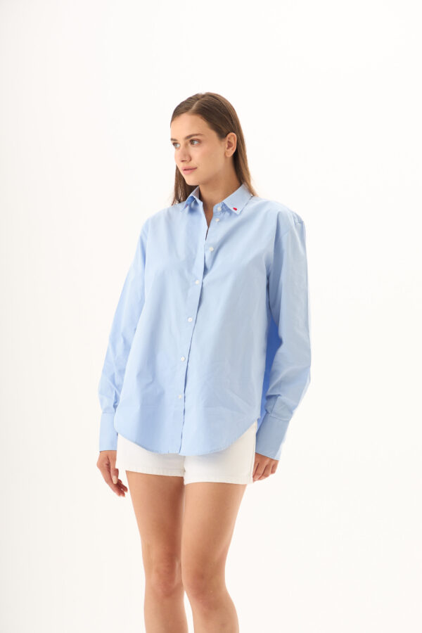 Yaka Kalp Detaylı Amelie Mavi Oversize Gömlek