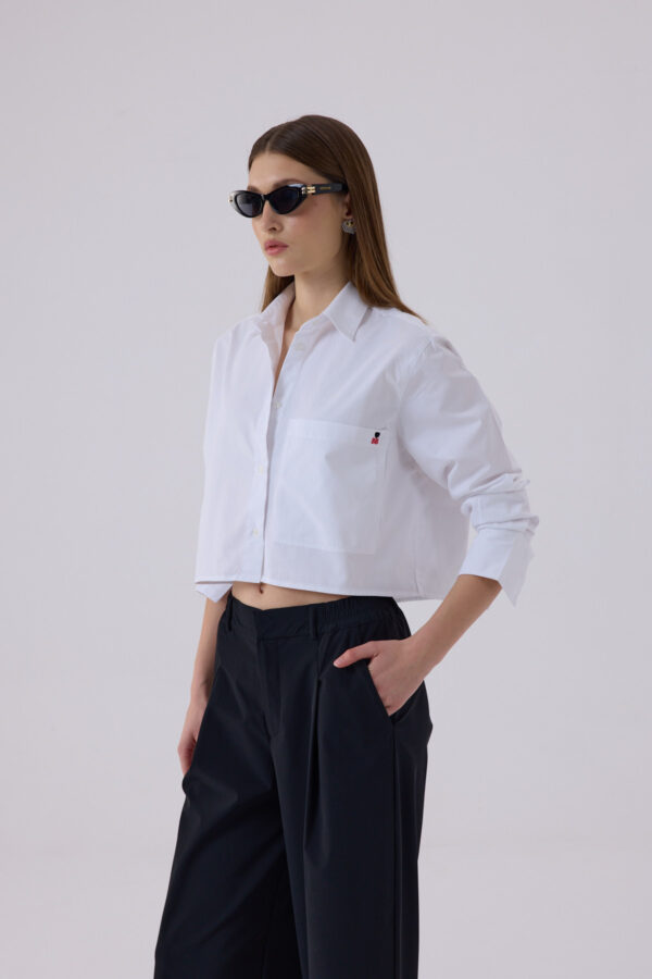Amelie Oversize Crop Kişiselleştirilmiş Beyaz Cepli Gömlek